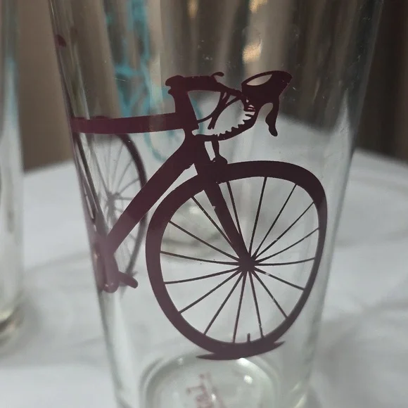 Set of Bicycle Print Glasses - Picture 7 of 8